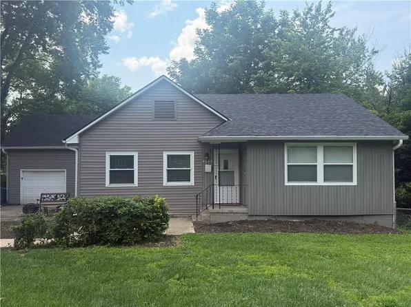 4740 Delmar St, Roeland Park, KS 66205