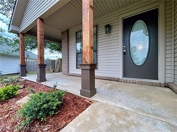 4th image of 140 Juniper Dr