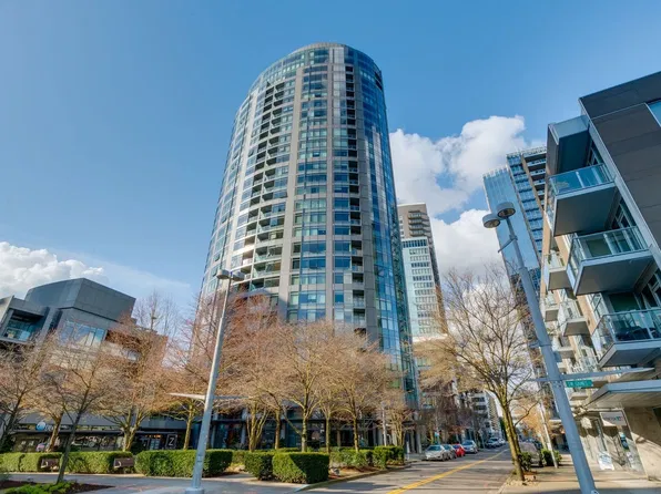 3601 SE River Pkwy Unit 802, Portland, OR 97239