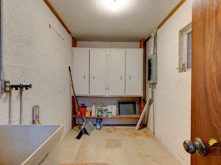 907 Hamilton St — Photo 9