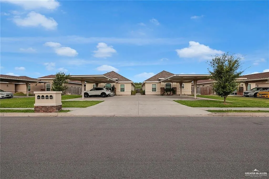 3 bed, 2.0 bath, 1050 sqft, $1,174 — Photo 1