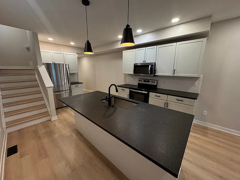 1234 & 1236 Summit St EMP — Photo 16