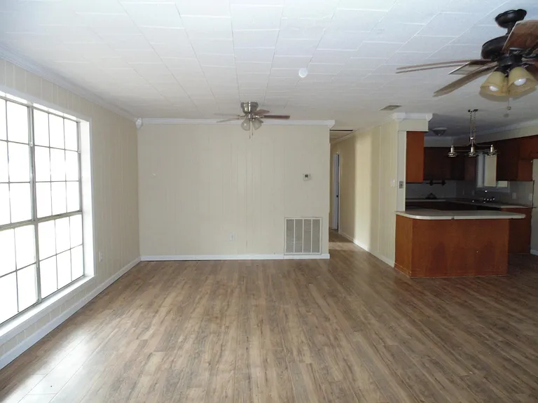 3662 Harrison St — Photo 3