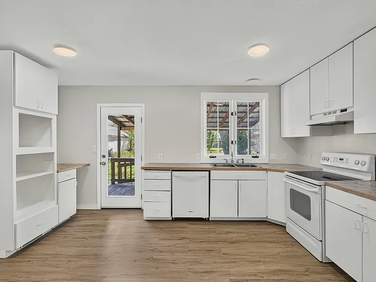 667 Decoria Ave — Photo 17