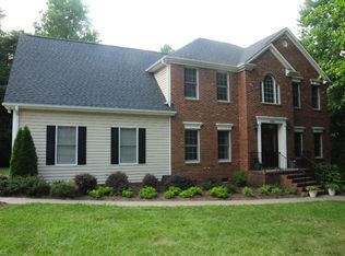 2809 Lockland Dr, Oak Ridge, NC 27310