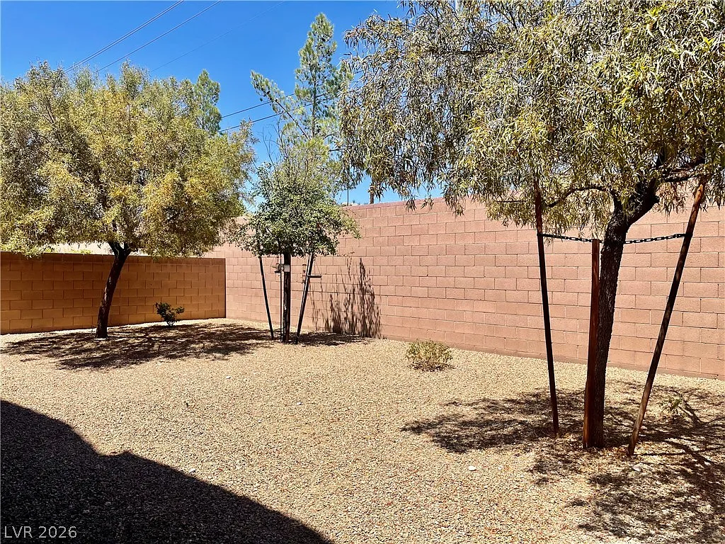 5 bed, 3.0 bath, 2993 sqft, $3,500 — Photo 4