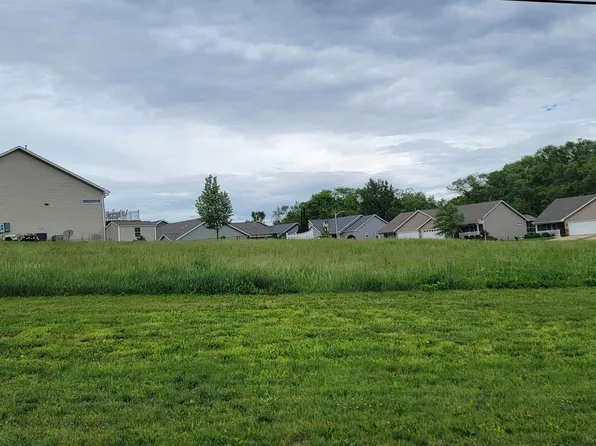 604 E 19th Ave, Coal Valley, IL 61240