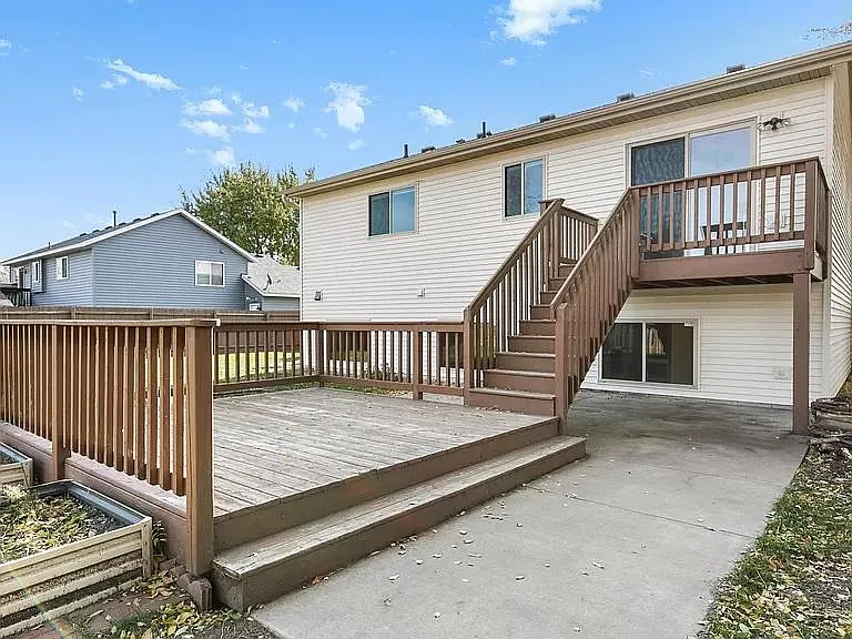 239 Sundance Rd — Photo 2