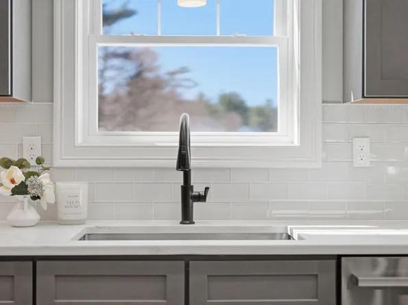 212 Montgomery Rd, Westfield, MA 01085