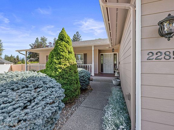3rd image of 2285 E Stonebridge Ct