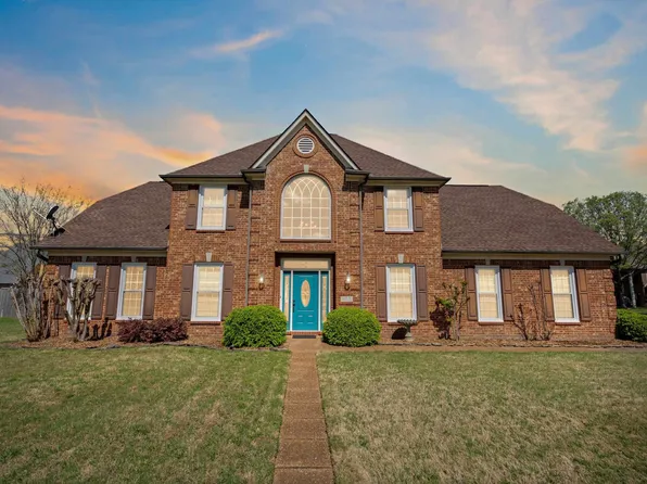 413 Grand Steeple Dr, Collierville, TN 38017