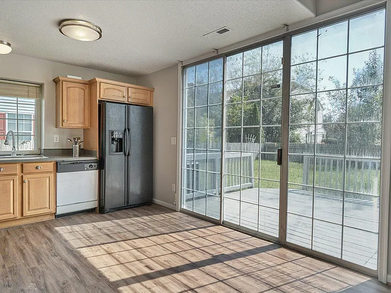 6226 Oakglen Dr — Photo 12