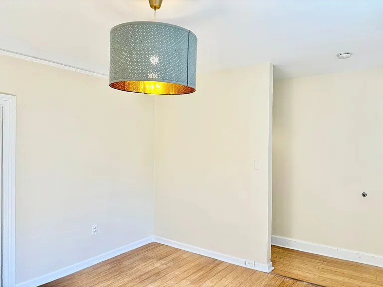 6 Rademan Pl — Photo 2