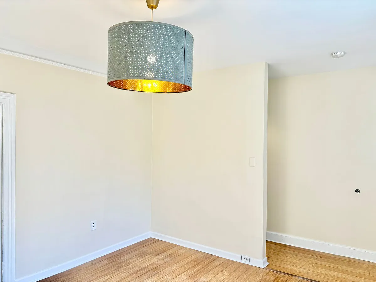 Building Photo - 6 Rademan Pl