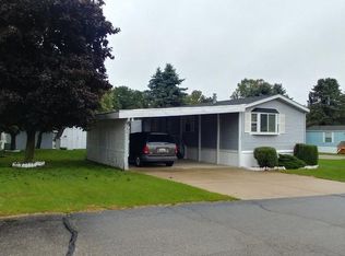 416 Superior Dr, Greenville, MI 48838