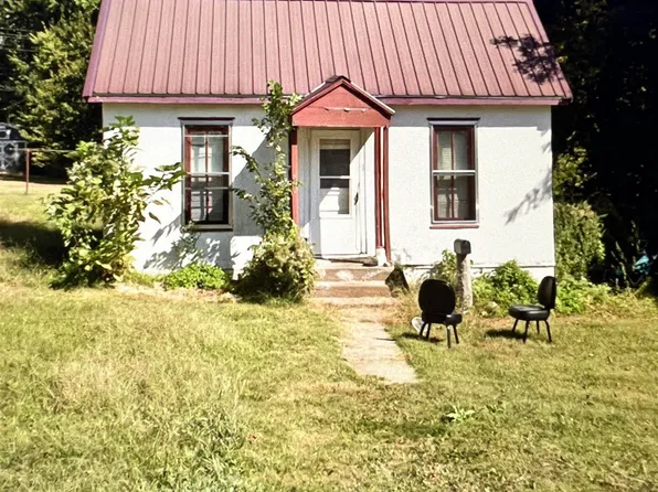 718 New Jersey Ave, Holton, KS 66436