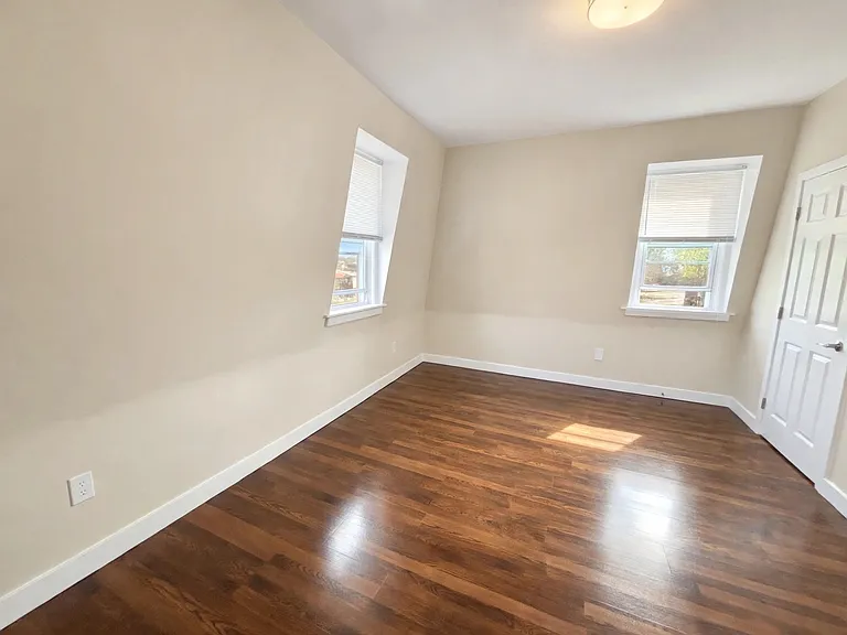 118 Locust St #3 — Photo 8
