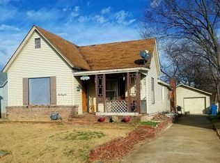 1021 W Chestnut St, Carthage, MO 64836