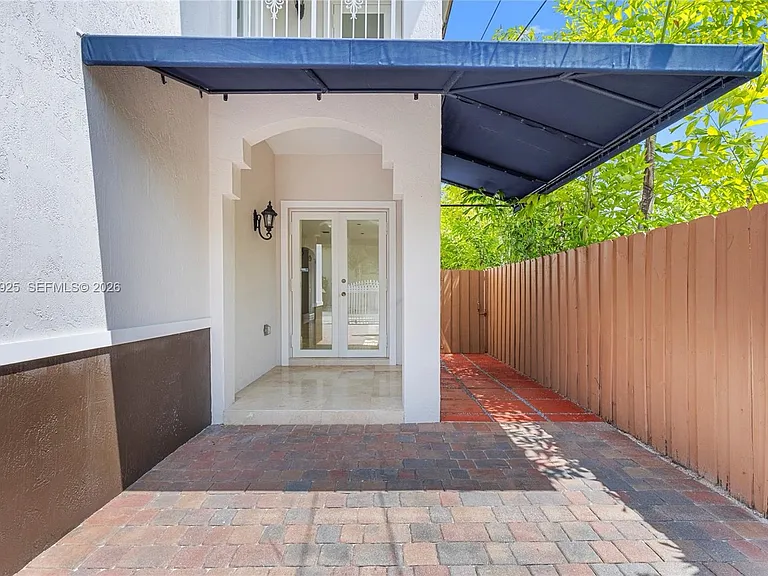 4023 SW 10th St #4023 — Photo 4