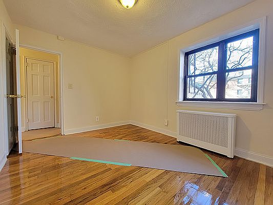 5th image of 20-25 Crescent St #1A