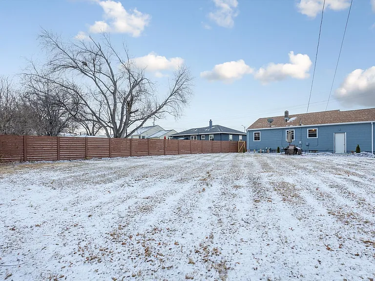 7514 Cass St — Photo 24