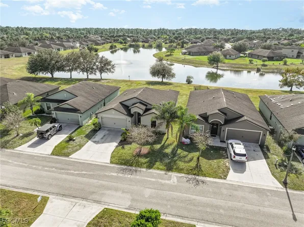 746 Center Lake St, Lehigh Acres, FL 33974