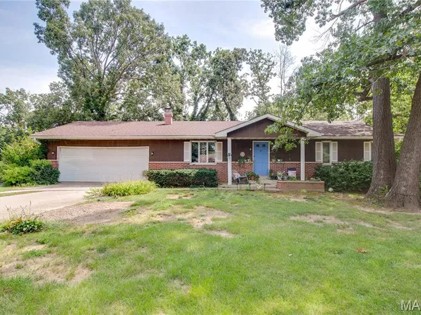 17652 Ridge Dr, Carlinville, IL 62626