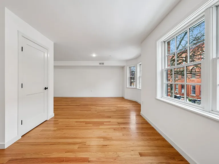 Living/Dining area