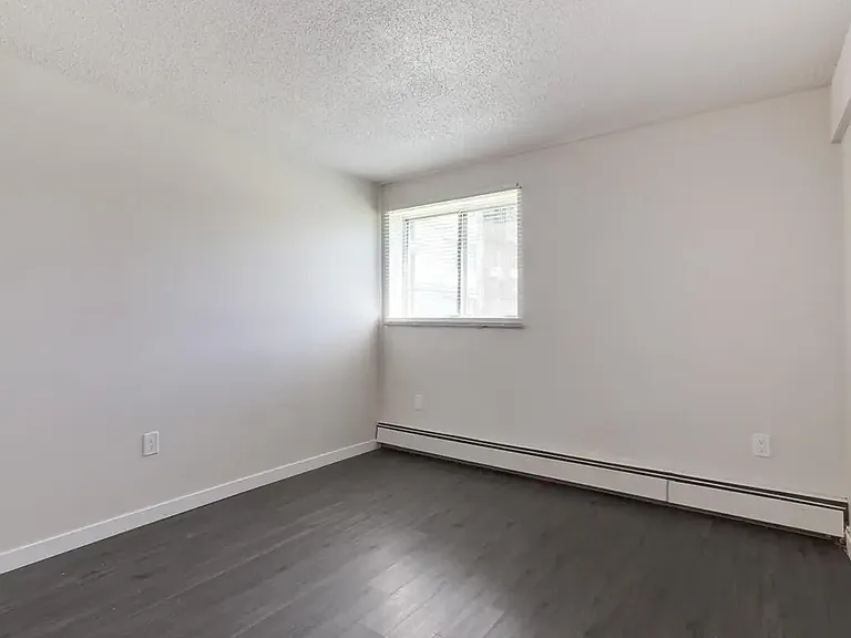 46 Carswell Rd SE — Photo 26