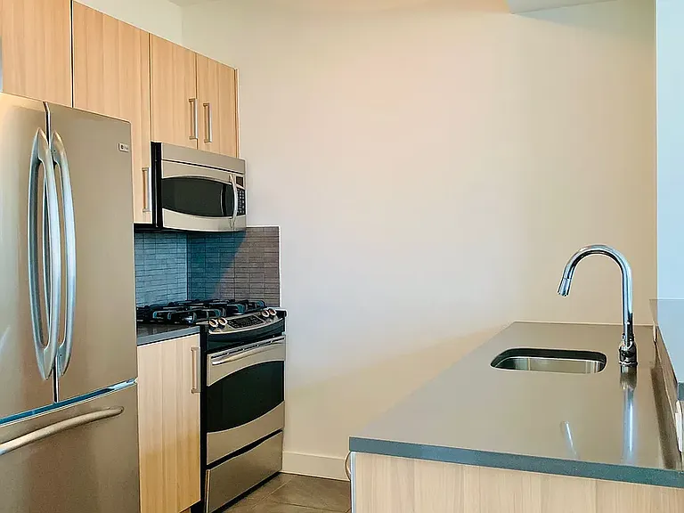 229 W 60th St #24M — Photo 2