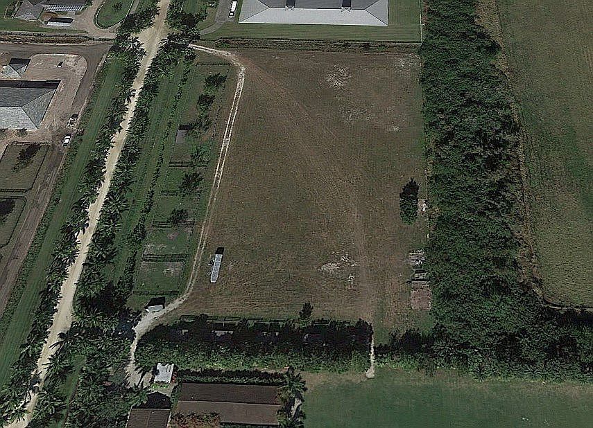 2nd image of 5320 Las Palmas Ave