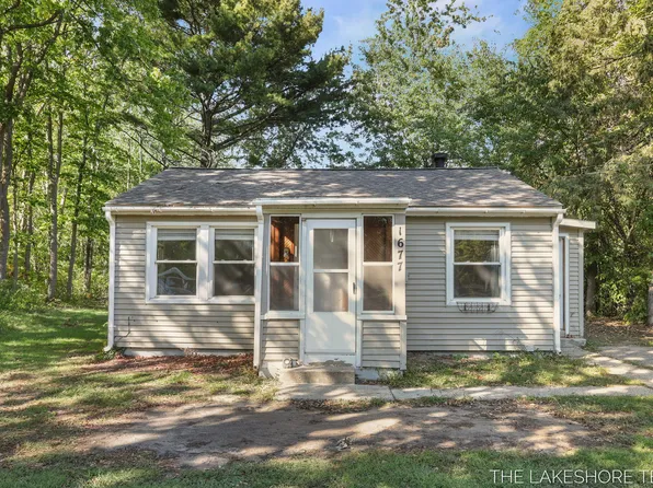 1677 W Lakewood Blvd, Holland, MI 49424