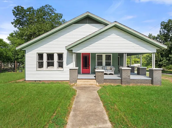 402 N Market St, Grapeland, TX 75844