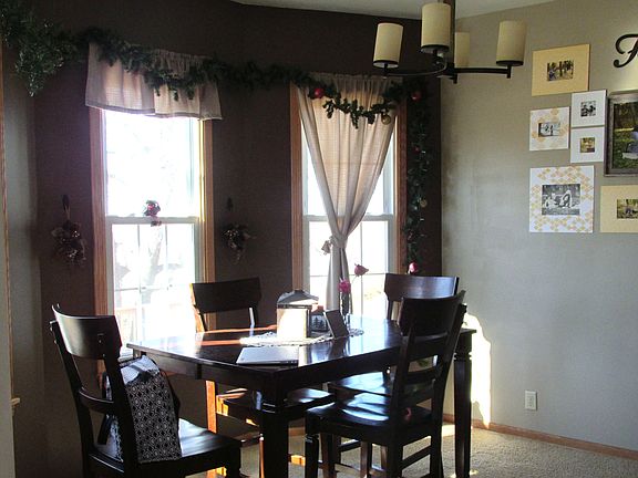 Diningroom / Bay Window