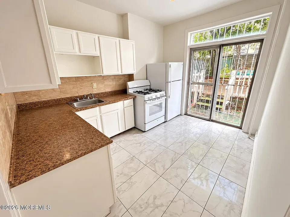 31A 64th St