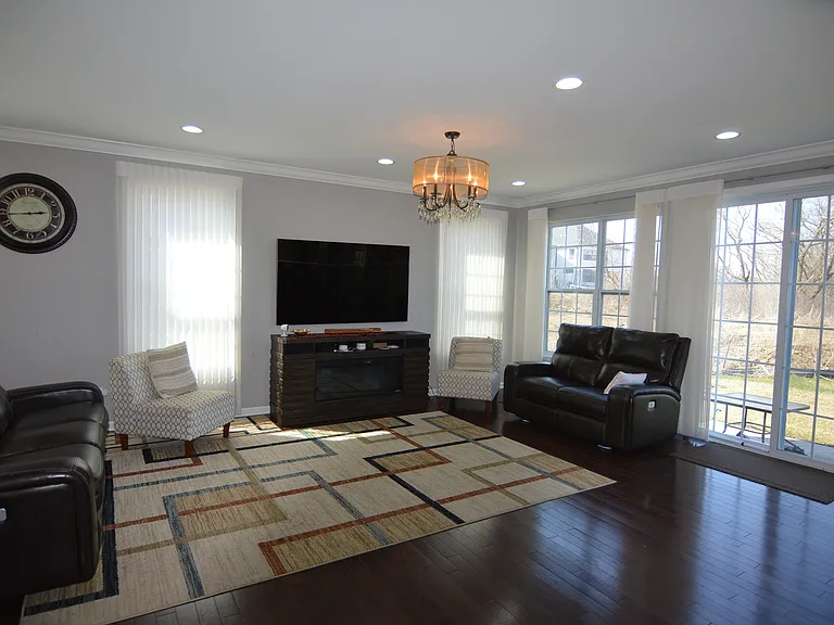 124 Roman Ln — Photo 6