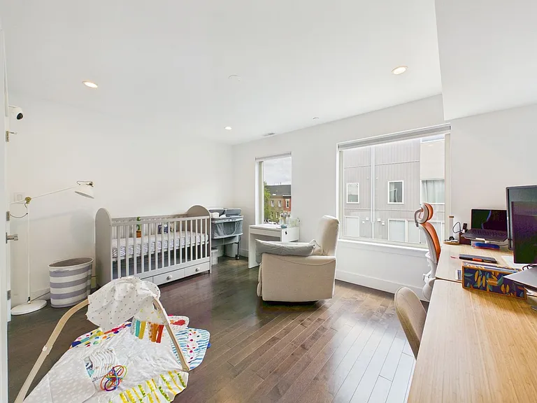 1335 S Garnet St — Photo 35