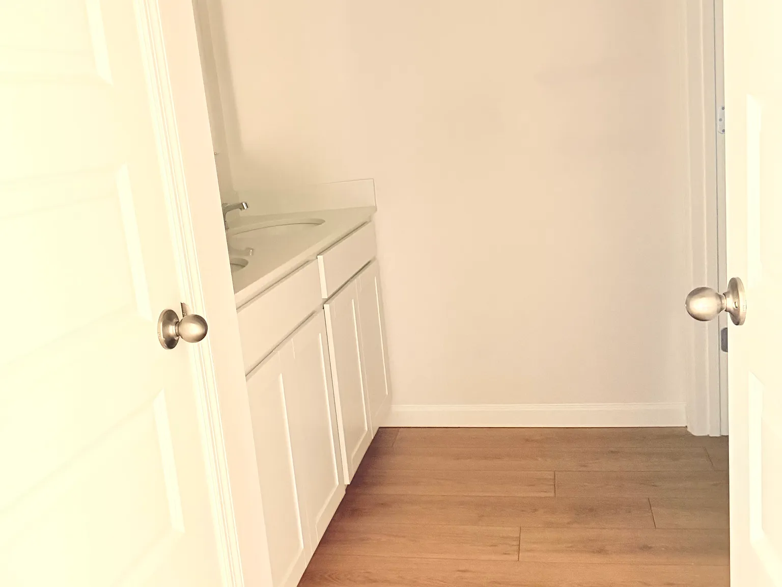 5 bed, 2601 sqft, $3,300 — Photo 4