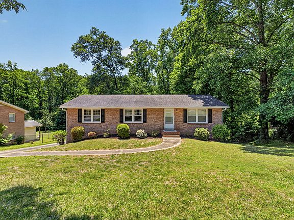 2nd image of 1224 Pineview Dr
