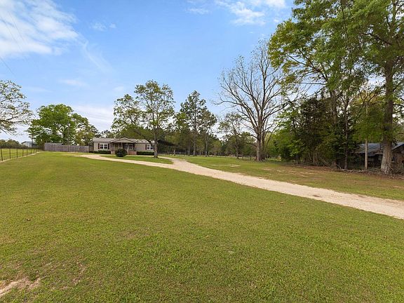 3rd image of 220 Dubose Rd