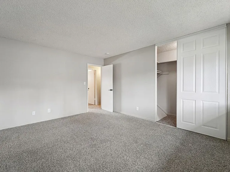 The Valley Apartments — Photo 42