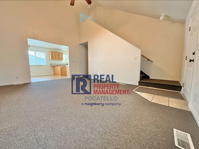 1586 Dustin Cir — Photo 10