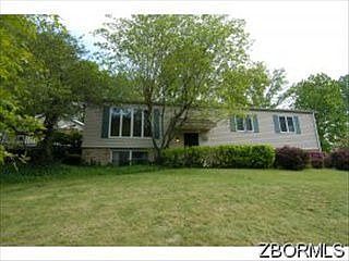 1st image of 1005 Ivy Dr