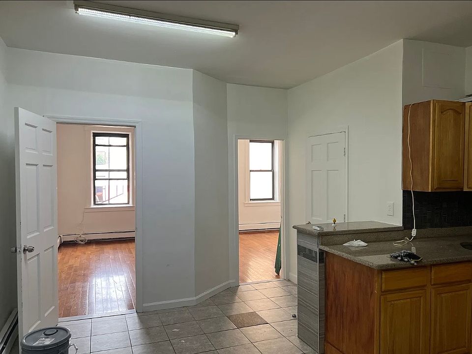 1st image of 107-13 Northern Blvd #2