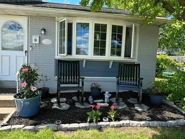 1466 Saint John Rd — Photo 1