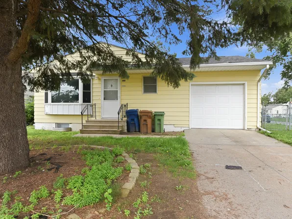 3202 Calhoun St, Bellevue, NE 68005