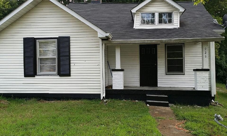 1st image of 925 33rd Ave N