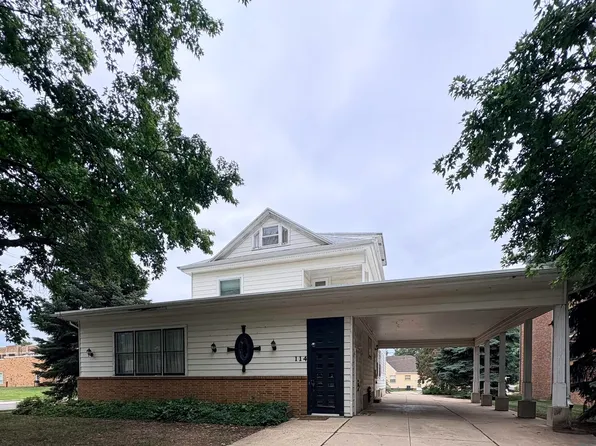 114 E 3rd St, Storm Lake, IA 50588