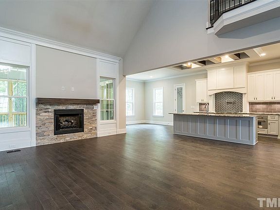 5th image of 32 Tivoli Ct