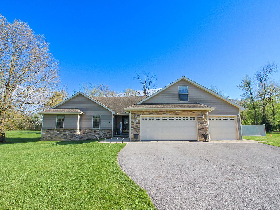 1st image of 2913 Cardinal Dr